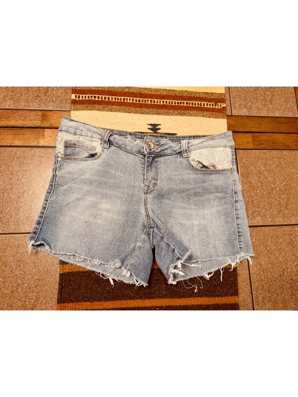 Women’s LEI shorts size 11